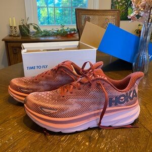 Brand New Hoka W Clifton 9 Women’s size 10B Rust/Earthenware